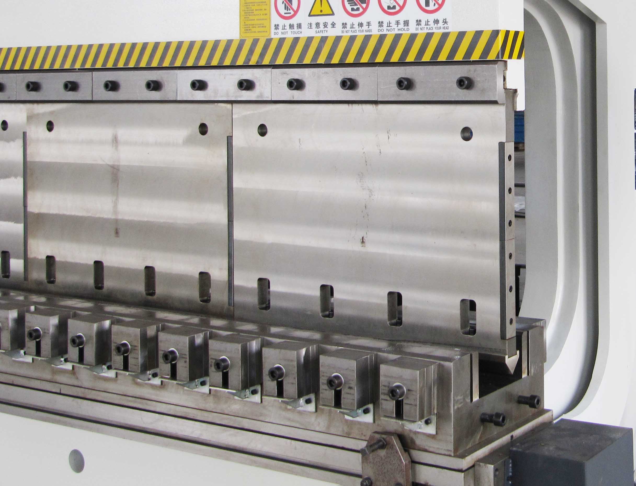 tool for press brake in tandem